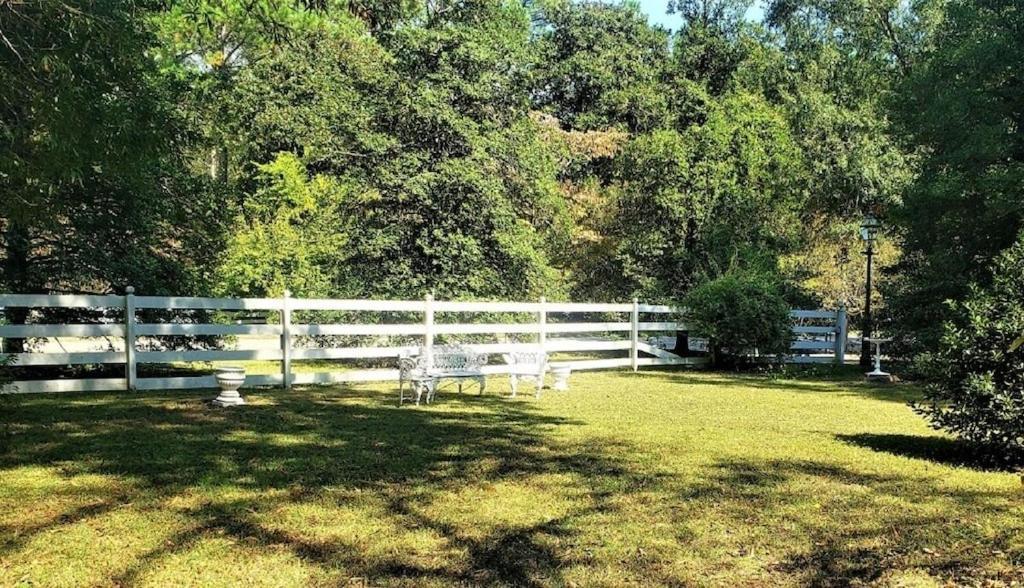 Cozy Colonial 1740 Cottage Gloucester Point Exterior photo